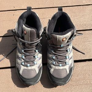 Merrill Women’s Moab 2 Mid Waterproof Hiking Boot